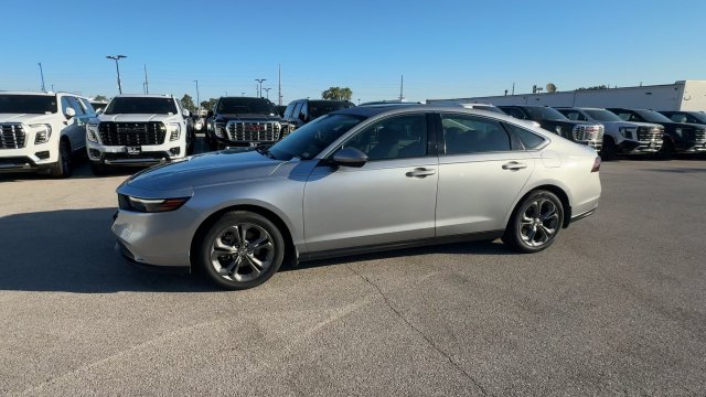 Used 2023 Honda Accord EX image 6