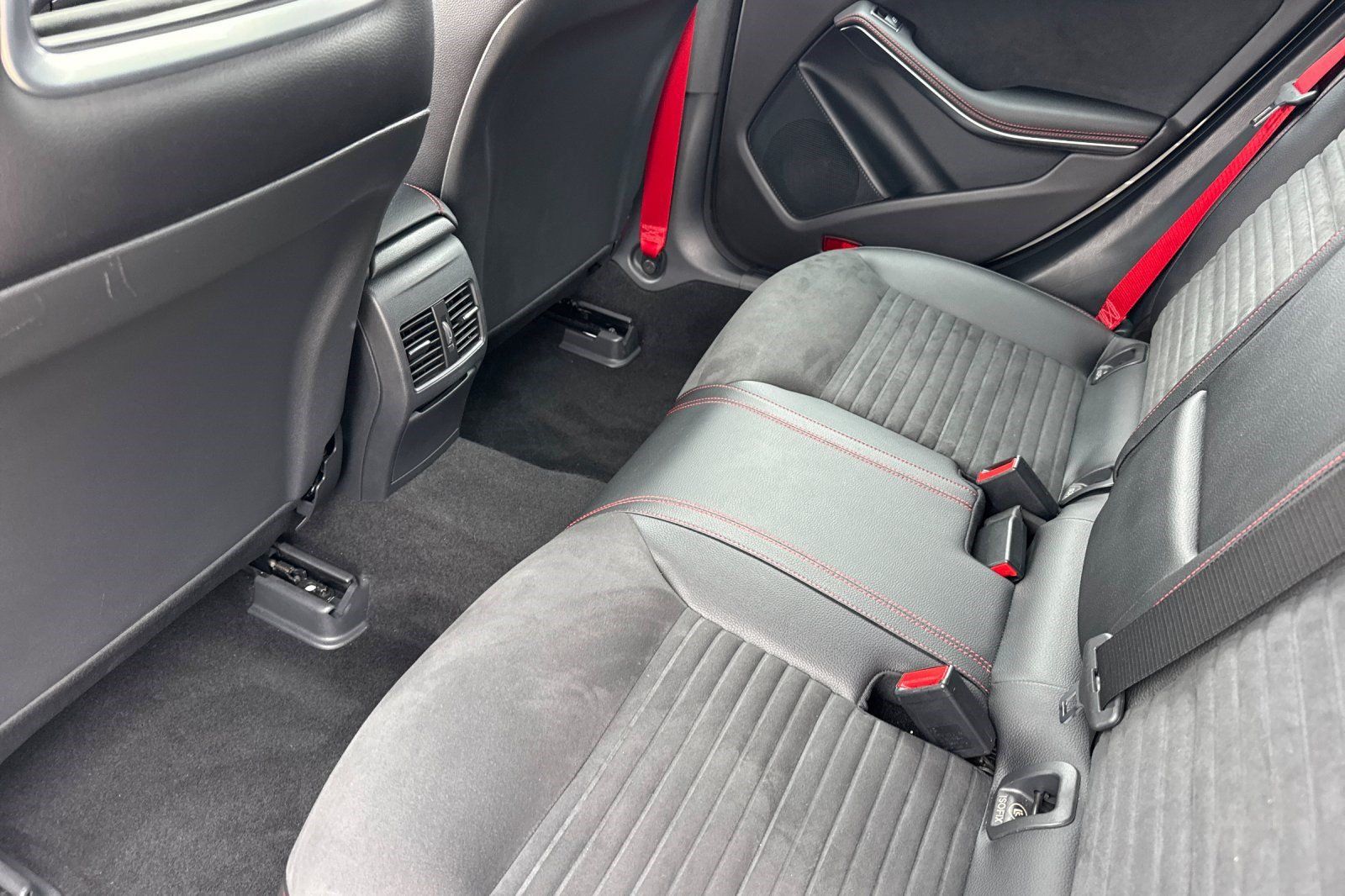 Used 2016 Mercedes-Benz CLA 250 image 26