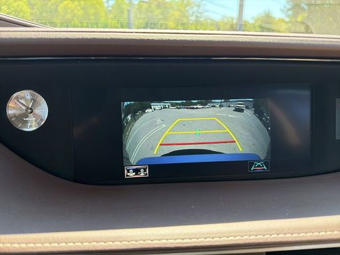 Used 2018 Lexus LS 500 AWD w/ Accessory Package (Z1) image 11