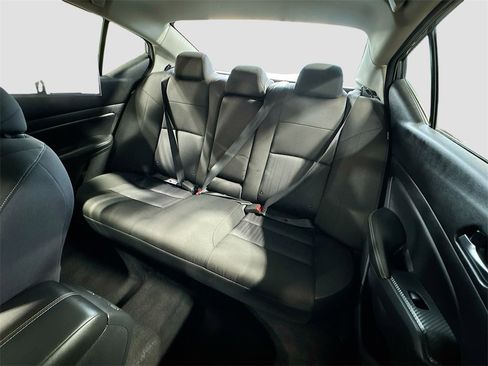 Used 2019 Nissan Altima 2.5 SV image 13