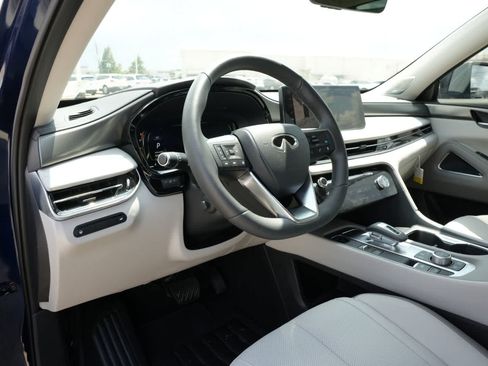 Certified 2026 INFINITI QX60 Luxe w/ Family Package FWD image 16