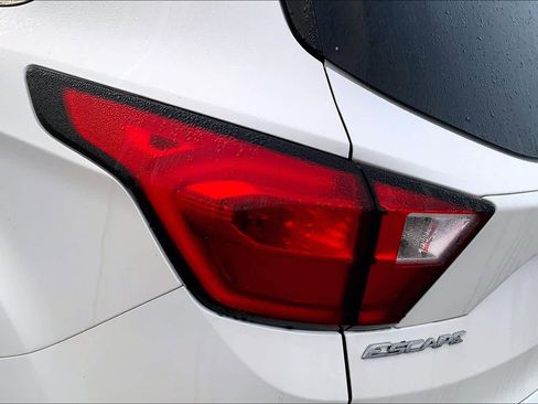 Used 2019 Ford Escape Titanium image 27