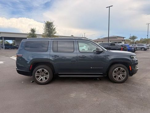 Used 2024 Jeep Wagoneer Series II w/ Flexible Seating Group AWD/4WD image 20