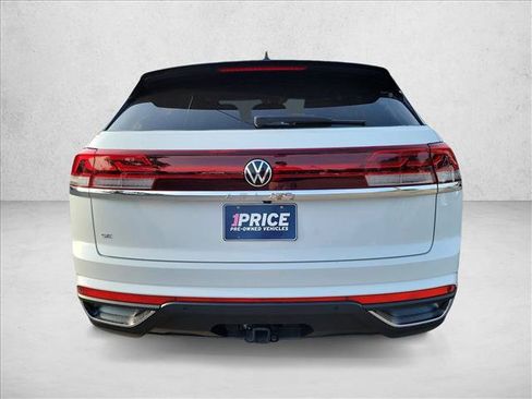 Used 2025 Volkswagen Atlas Cross Sport SE FWD image 6