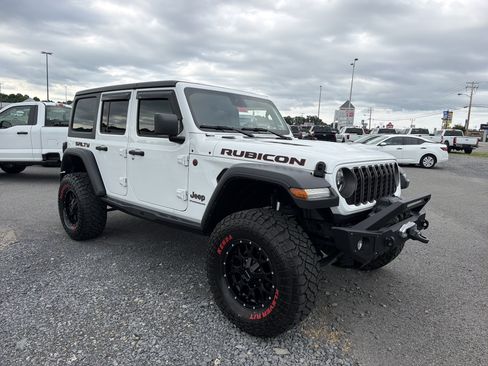 Used 2024 Jeep Wrangler Unlimited Rubicon w/ Convenience Group AWD/4WD image 1