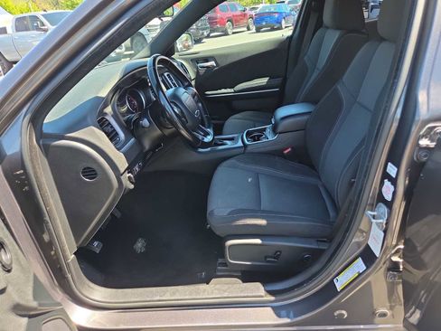 Used 2022 Dodge Charger SXT RWD image 19