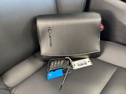 Used 2022 Lexus UX 250h w/ Premium Package AWD/4WD image 35