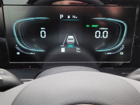 New 2025 Kia Sportage LX image 11