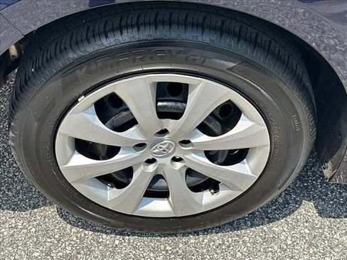 Used 2025 Toyota Corolla LE FWD image 34
