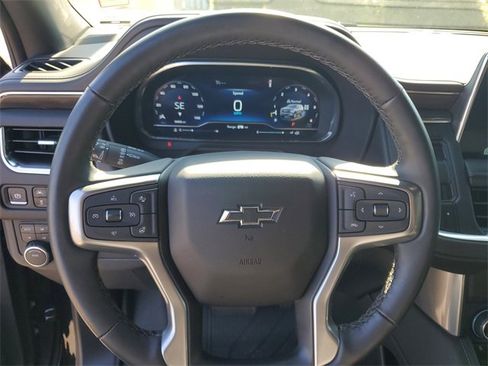 Used 2024 Chevrolet Suburban Z71 w/ Luxury Package image 10