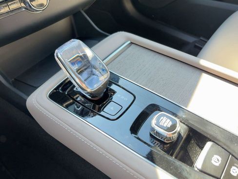 Certified 2025 Volvo XC90 B5 Plus image 15