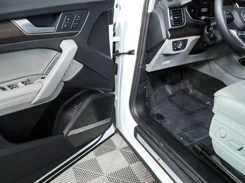 Used 2025 Audi Q5 2.0T Premium Plus w/ Premium Plus Package image 8