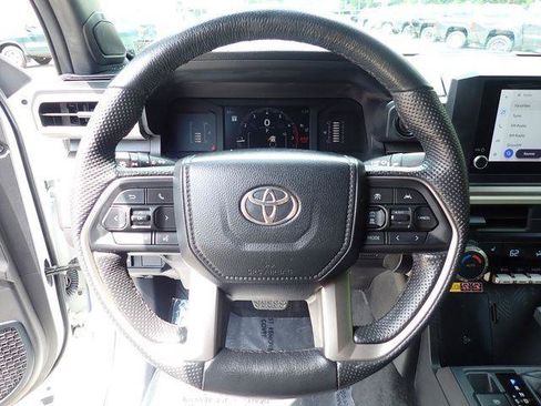 Certified 2024 Toyota Tacoma SR5 AWD/4WD image 22