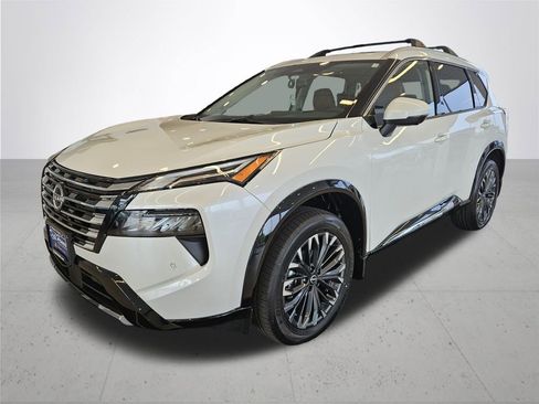 New 2026 Nissan Rogue Platinum image 2