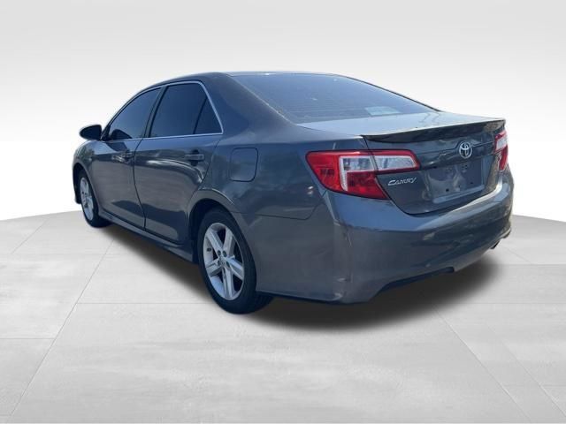 Used 2014 Toyota Camry SE w/ Fleet Convenience Package FWD image 5