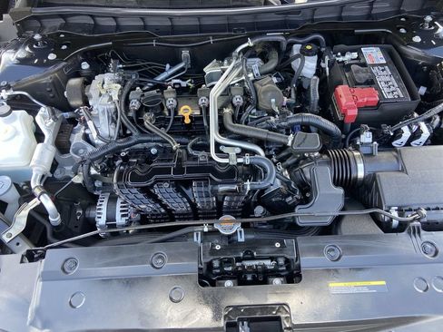 Used 2025 Nissan Altima 2.5 SV FWD image 24