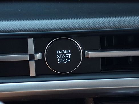 Used 2025 Hyundai Santa Fe SEL FWD image 23