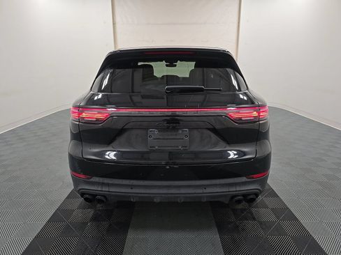 Used 2023 Porsche Cayenne AWD/4WD image 7