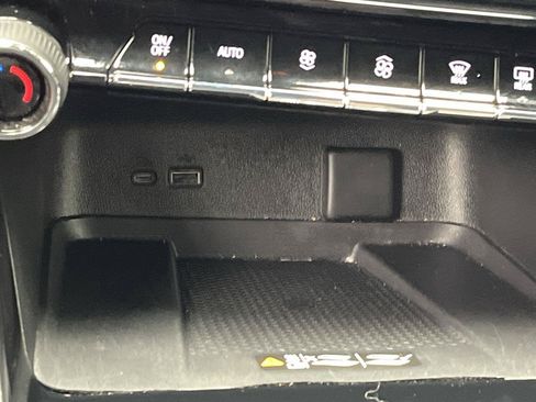 Certified 2025 Chevrolet Traverse LT w/ Midnight/Sport Edition AWD/4WD image 25
