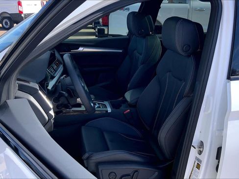 Used 2024 Audi Q5 2.0T Premium w/ Summer of Audi Package image 7