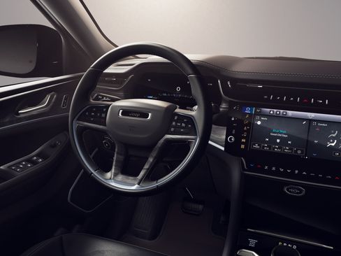 New 2026 Jeep Grand Cherokee Limited AWD/4WD image 9