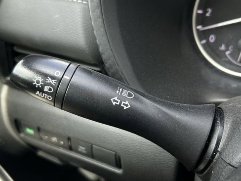 Used 2022 Nissan Sentra SV FWD image 25