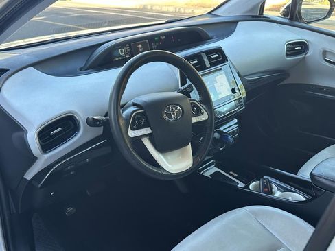 Used 2016 Toyota Prius Three Touring image 23