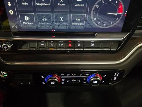 Used 2026 GMC Sierra 1500 SLT RWD image 31
