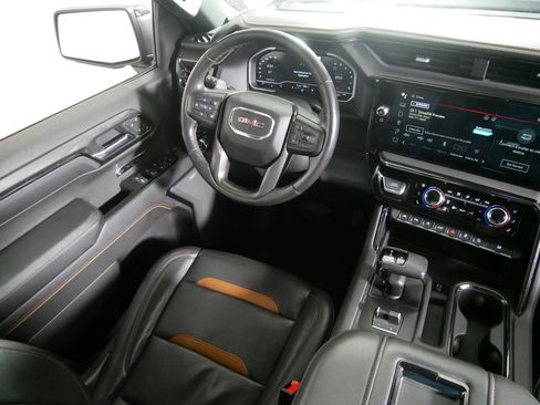 Certified 2022 GMC Sierra 1500 AT4 image 9