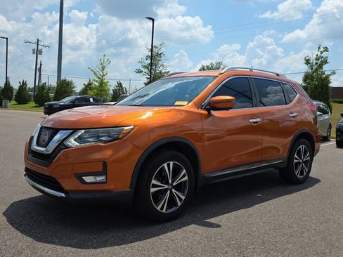 Used 2017 Nissan Rogue SL w/ SL Premium Package AWD/4WD image 7
