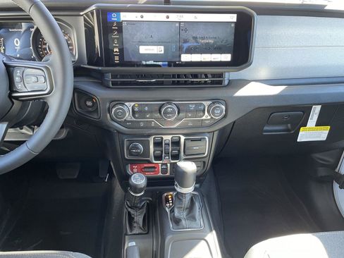 New 2026 Jeep Gladiator Willys image 18