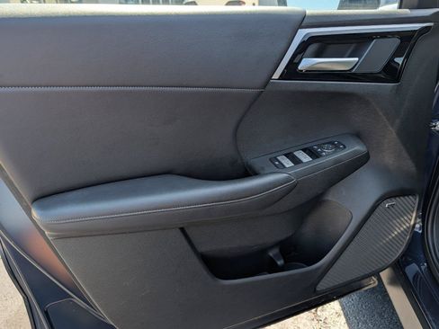 Used 2025 Mitsubishi Outlander SE FWD image 14