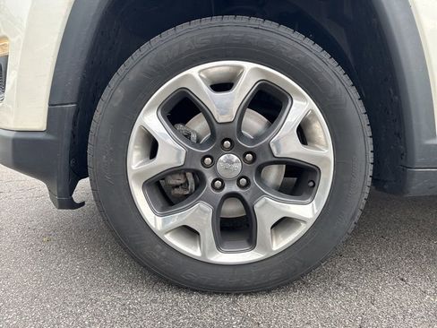 Used 2018 Jeep Compass Limited AWD/4WD image 14