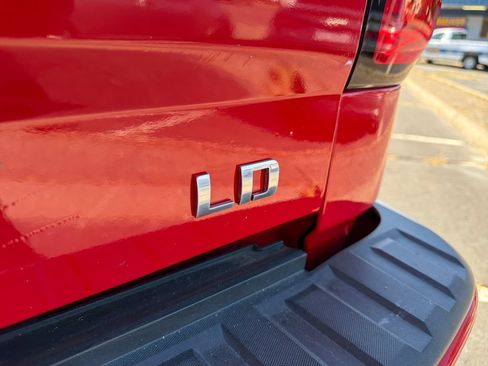 Used 2019 Chevrolet Silverado 1500 Custom w/ Custom Convenience Package AWD/4WD image 13