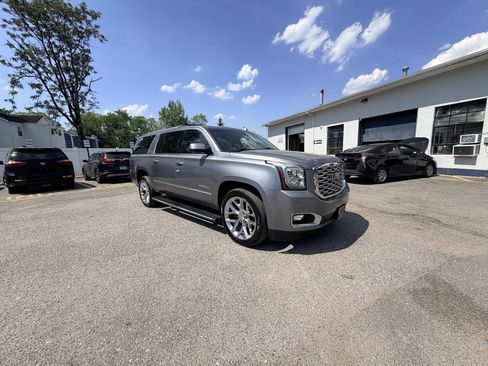 Used 2019 GMC Yukon XL Denali w/ Denali Ultimate Package AWD/4WD image 24