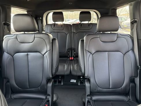 New 2026 Jeep Grand Cherokee L Limited w/ Limited Altitude Package AWD/4WD image 28