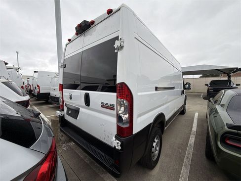 Used 2019 RAM ProMaster 2500 w/ Interior Convenience Group image 3