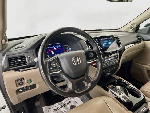 Used 2019 Honda Pilot Touring image 9