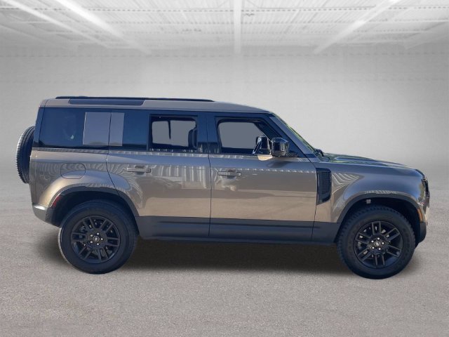 Used 2025 Land Rover Defender 110 S AWD/4WD image 5