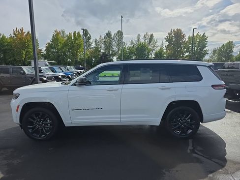 Used 2026 Jeep Grand Cherokee L Limited AWD/4WD image 2