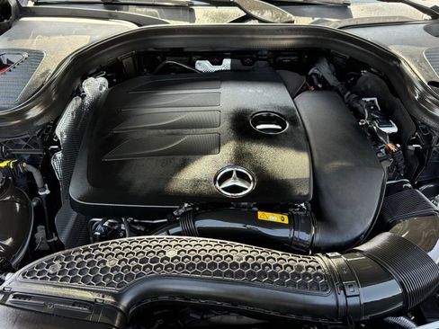 Used 2022 Mercedes-Benz GLC 300 image 42