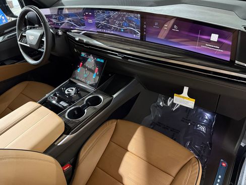 New 2026 Cadillac Escalade ESV Luxury image 54