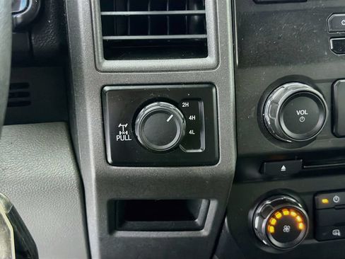 Used 2017 Ford F250 XL w/ Power Equipment Group AWD/4WD image 32