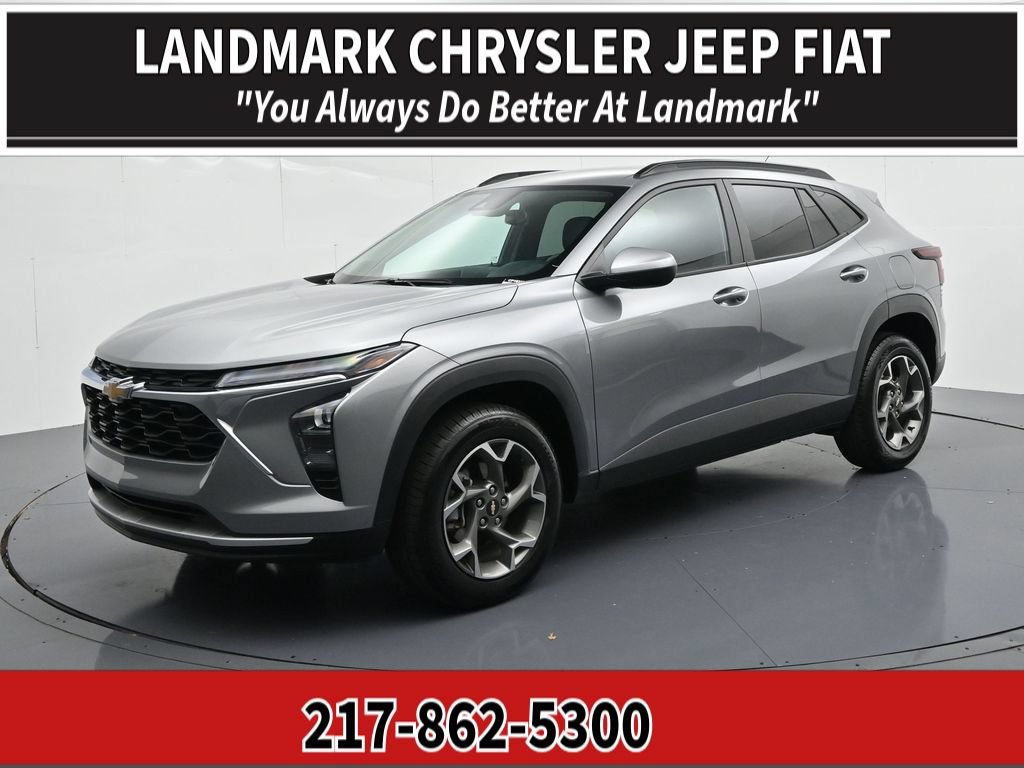 Used 2025 Chevrolet Trax LT FWD image 1