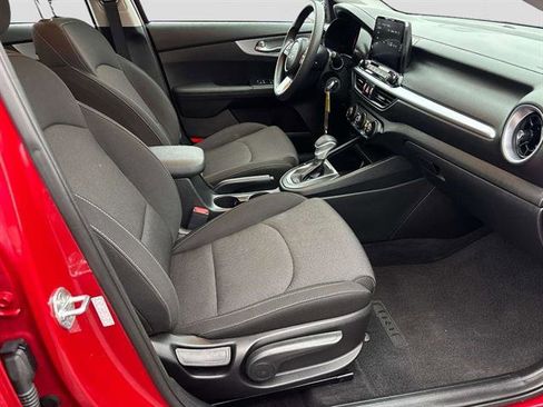 Used 2023 Kia Forte LXS image 13