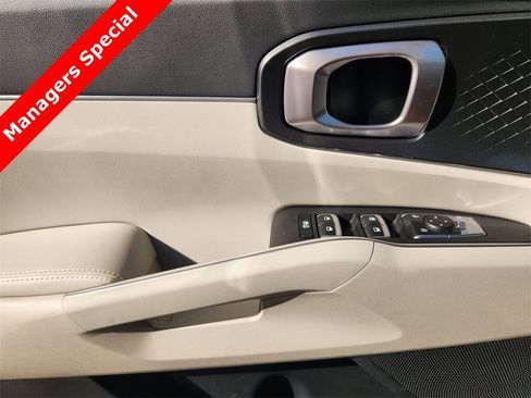 New 2025 Kia Sorento S image 16
