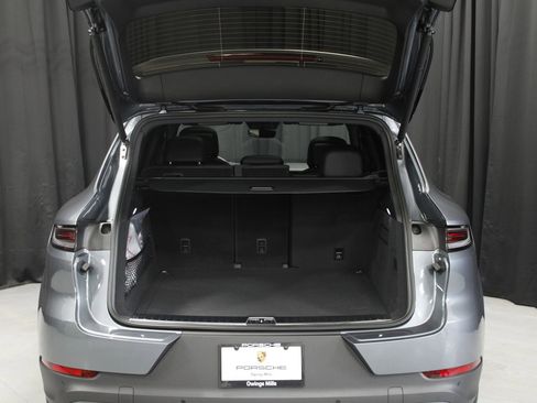 New 2026 Porsche Cayenne image 18