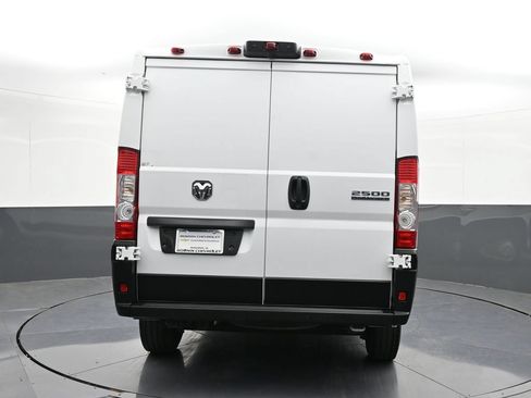 Used 2025 RAM ProMaster 2500 w/ Convenience Group FWD image 4