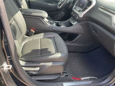 Used 2023 GMC Acadia SLT w/ LPO, Floor Liner Package image 18