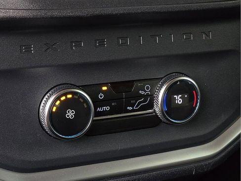 Used 2025 Ford Expedition Active image 11